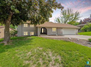 408 E Lotta St, Sioux Falls, SD 57105