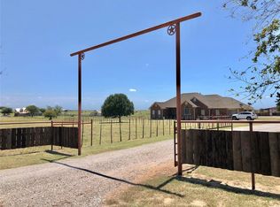 14975 Burns Branch Rd, Krum, TX 76249