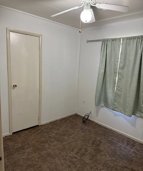 504 Saturn St — Photo 4