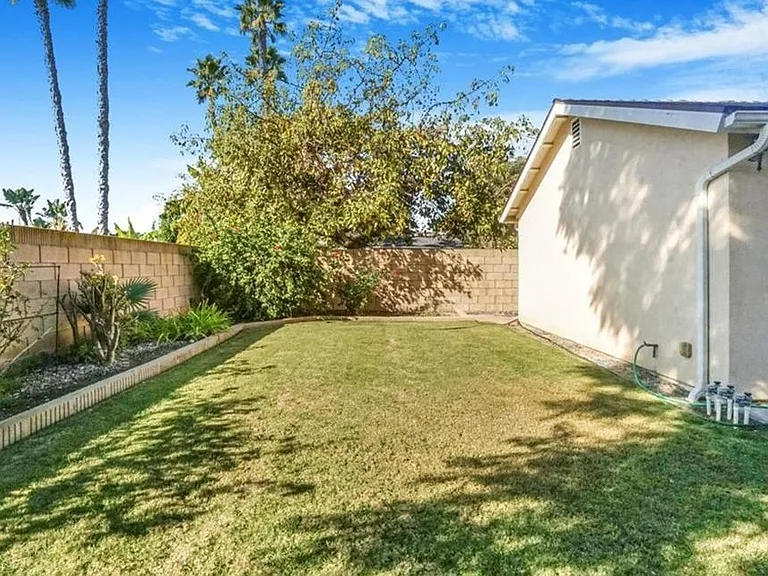 24121 El Tiradore Cir — Photo 14