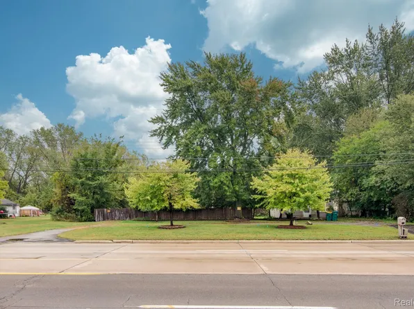 6851 Merriman Rd, Romulus, MI 48174