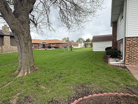 4th image of 15542 Catalina Ct