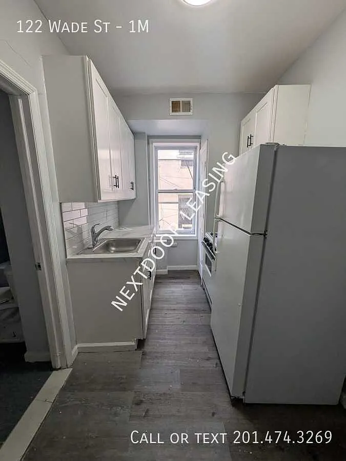 122 Wade St — Photo 4