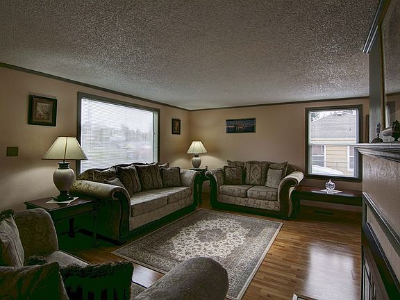 5th image of 17037 33rd Ave S