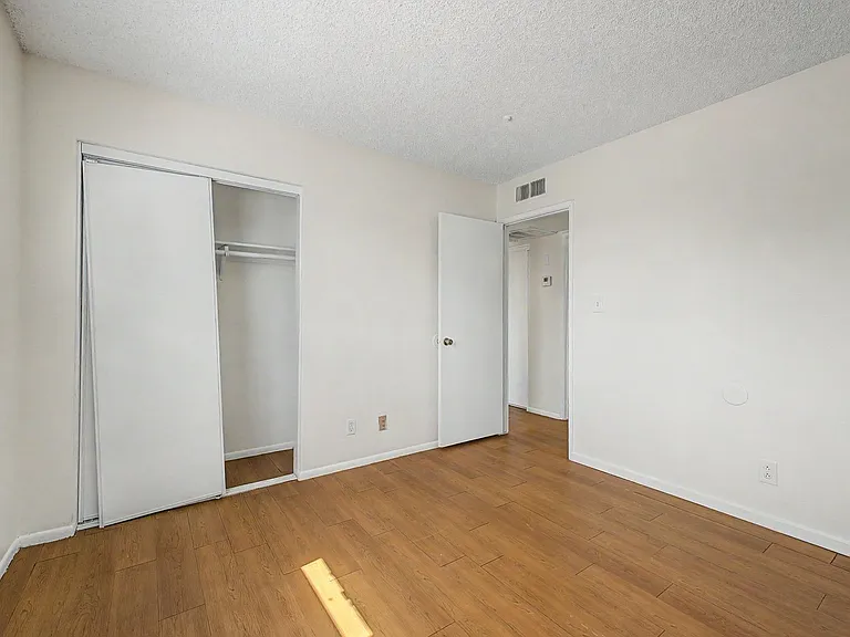 2605 E Lemon St — Photo 21