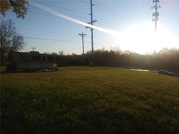 2nd image of 16801 Sunset Dr