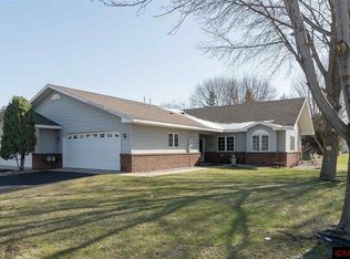 101 Raven Ct, Mankato, MN 56001