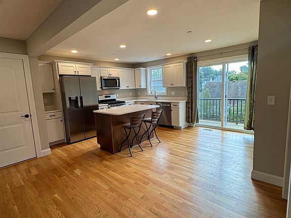 5th image of 30 Brook St #2