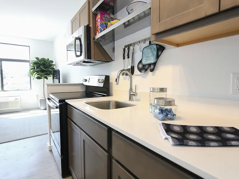 Studios180 Short/Long Term Leases — Photo 7