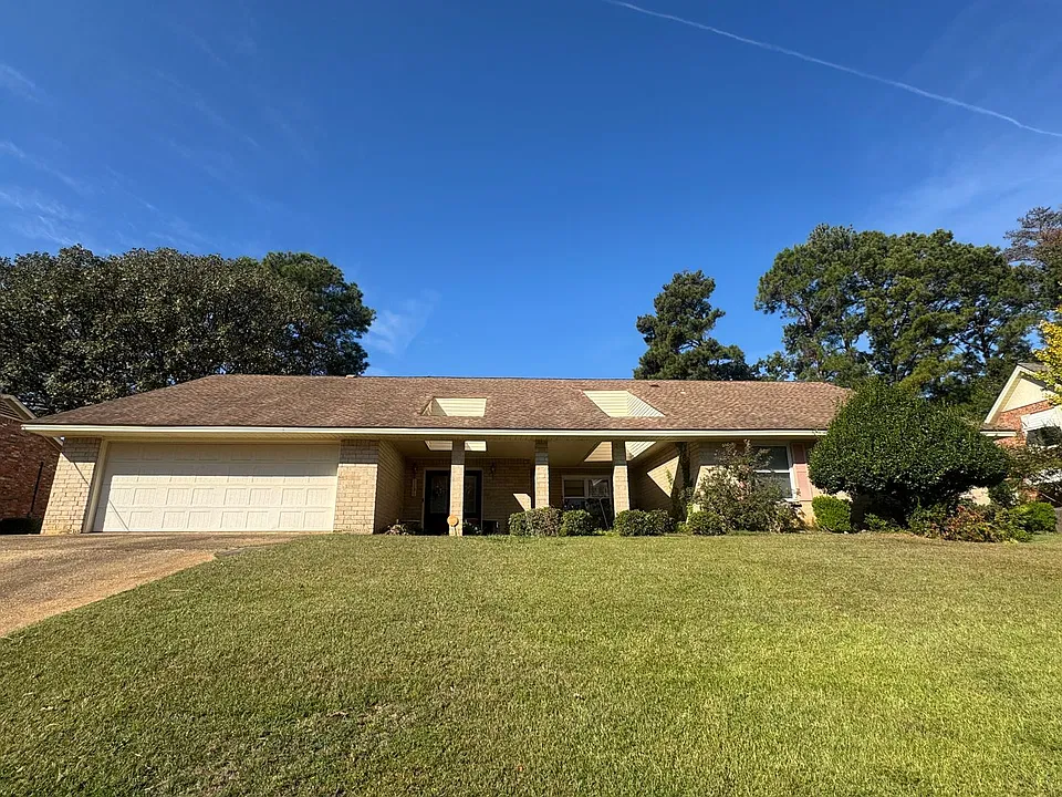 1231 Charnwood Dr