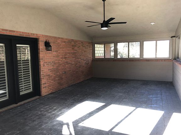 3rd image of 1406 Walters Dr