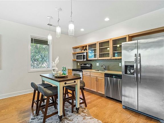 4th image of 4469 Rainbow Blvd #D6