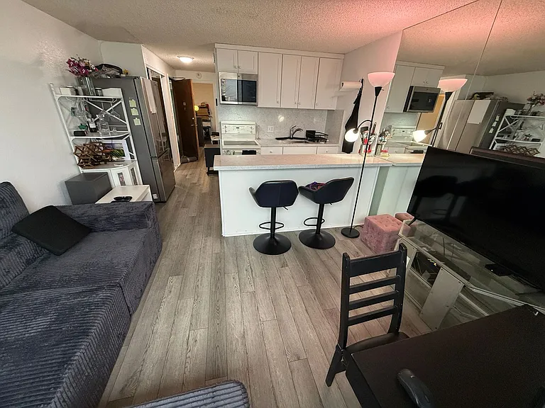 2211 Ala Wai Blvd #2015 — Photo 1