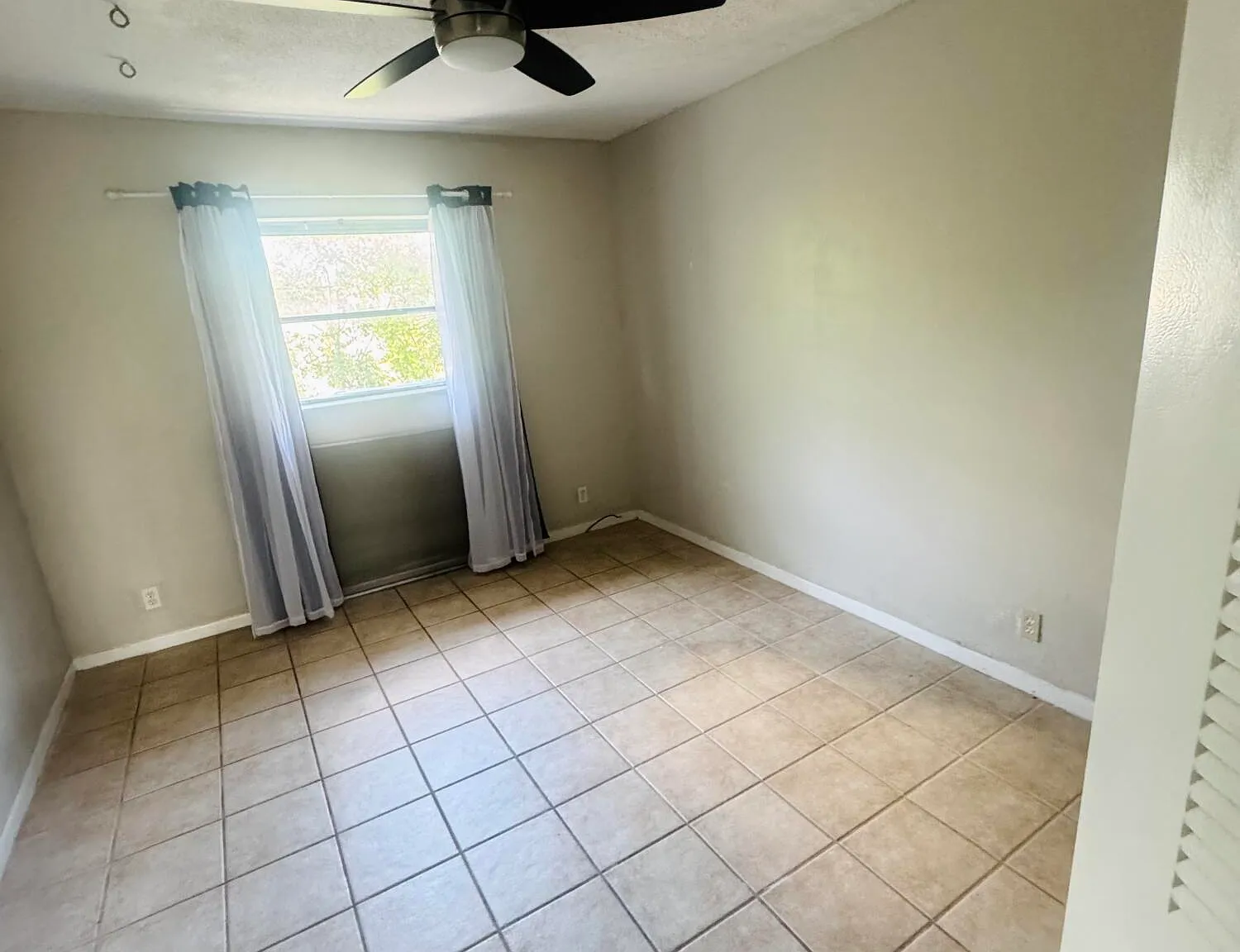 2 bed, 1.0 bath, 750 sqft, $1,800 — Photo 3