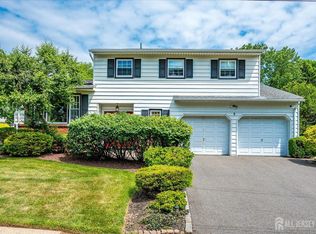 2 Eagle Rd, Edison, NJ 08820