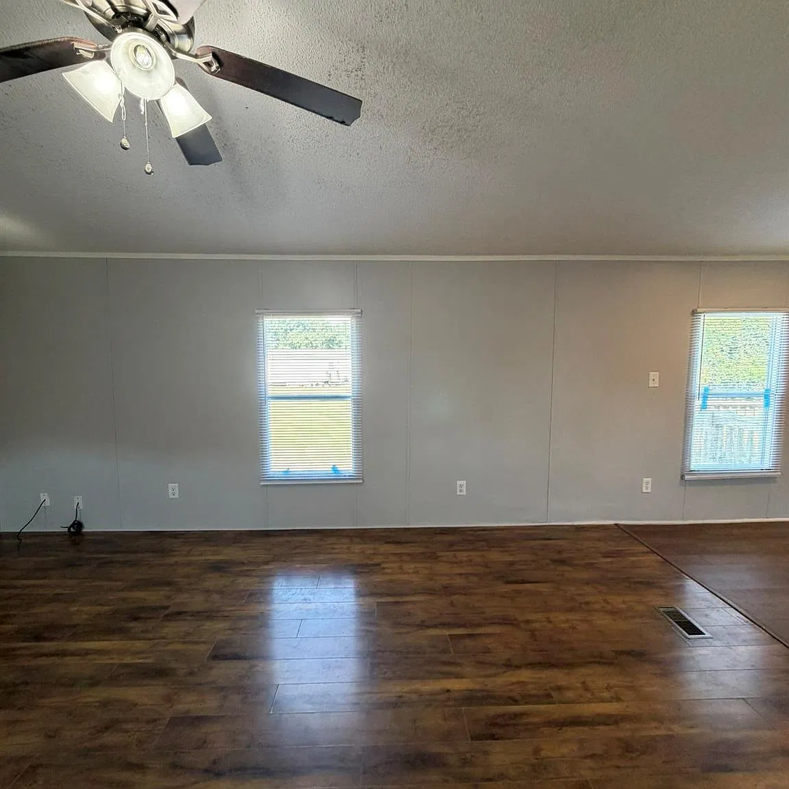 3 bed, 2.0 bath, 1100 sqft, $1,350 — Photo 2