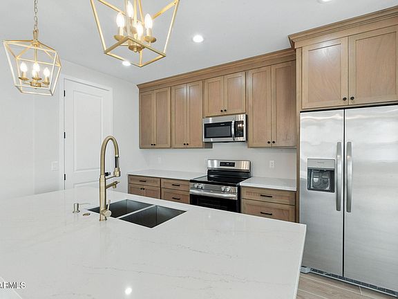 3rd image of 3515 N HOHOKAM Drive