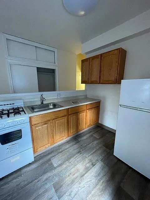 2 bed, $1,935 — Photo 4