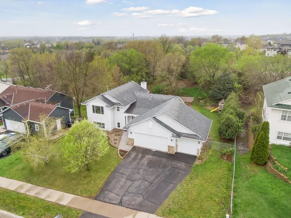 974 Sunny Ridge Dr, Carver, MN 55315