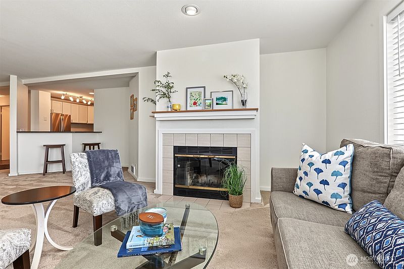 5th image of 2040 13th Avenue W #11