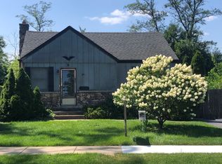 6092 Chase Ave, Downers Grove, IL 60516