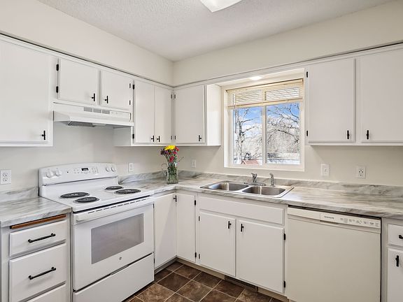 2nd image of 660-685 106th Ln NW #660-5