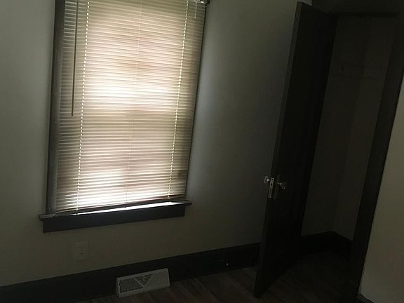 4th image of 412 Bond St