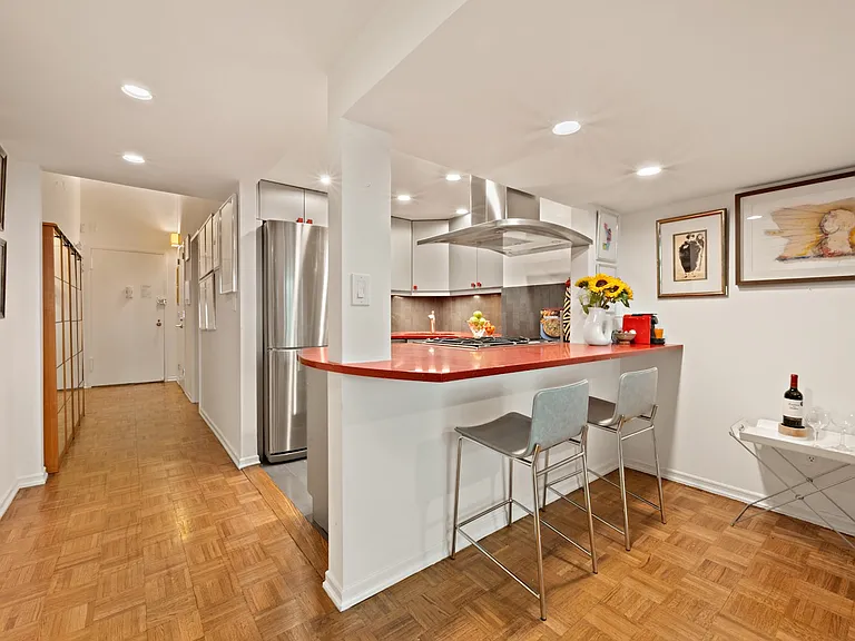310 E 46th St #3Q — Photo 7