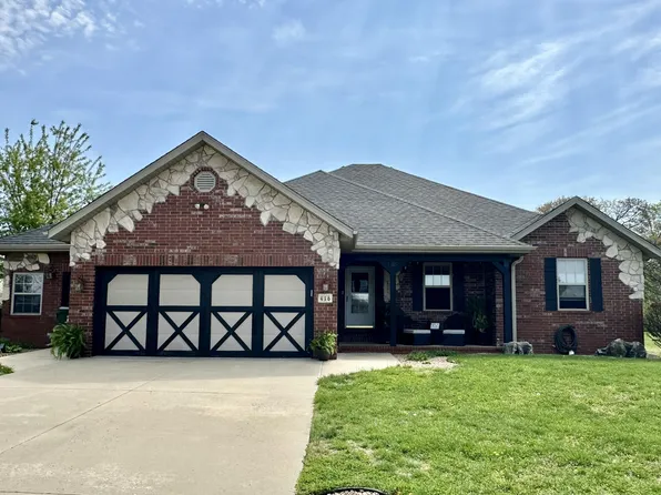 416 Brittany Court, Aurora, MO 65605