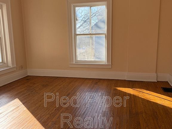 4th image of 406 E Prospect Ter