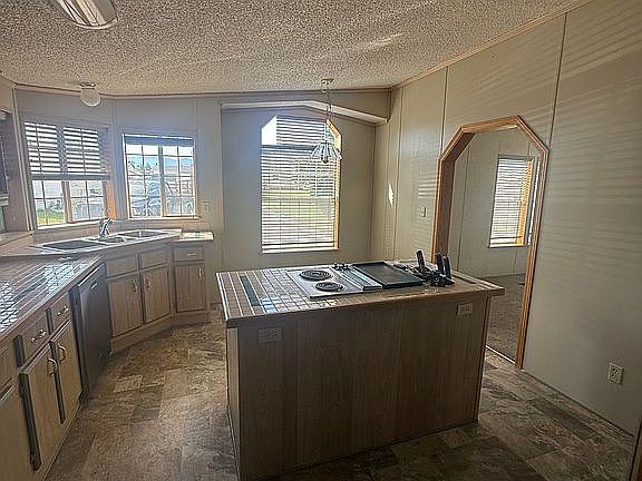 2nd image of 820 State St #26