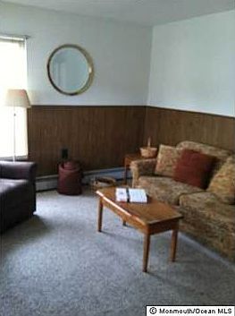 3rd image of 76 Chesterfield Ln