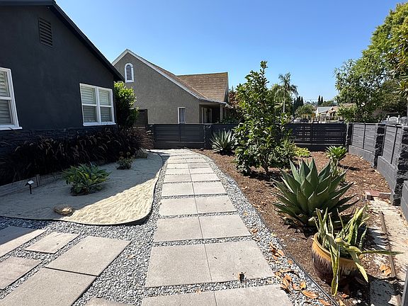 3rd image of 2916 1/2 Hollister Ave #1/2