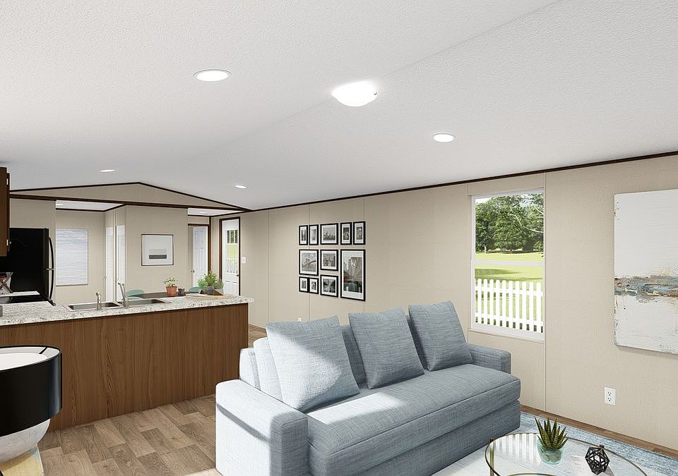 Interior LR to Kitchen