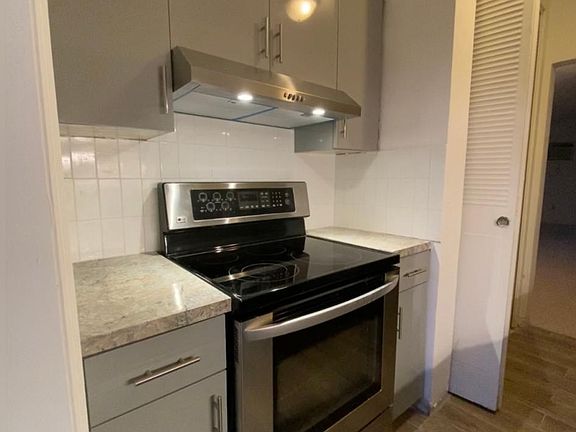 4th image of 1590 NE 127th St APT 105