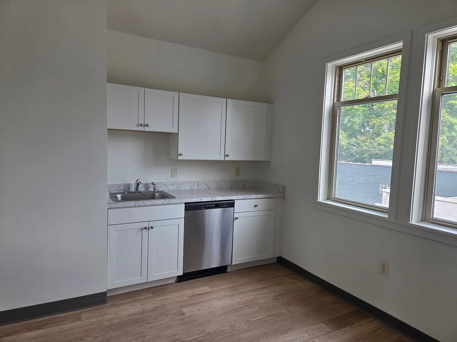 2 bed, 1200 sqft, $2,450 — Photo 2