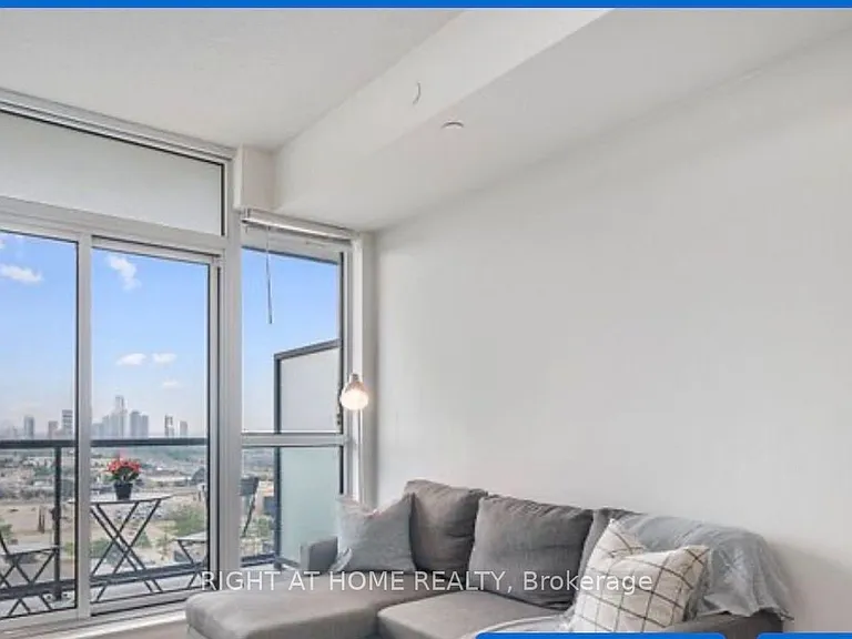 17 Zorra St #1404 — Photo 2