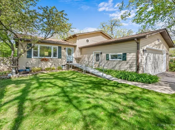 788 N Hainesville Rd, Round Lake Park, IL 60073