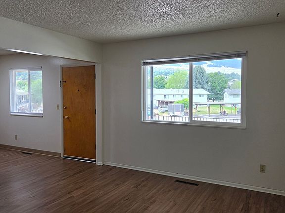 5th image of 104 Camelot Ct APT 6