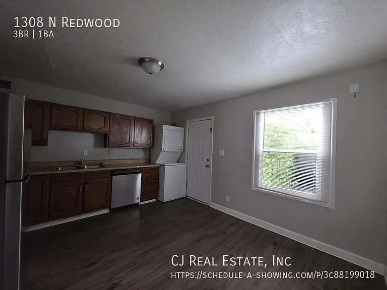 1308 N Redwood Dr — Photo 5