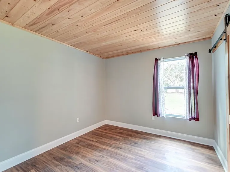 1402 Camp Rd #6B — Photo 7