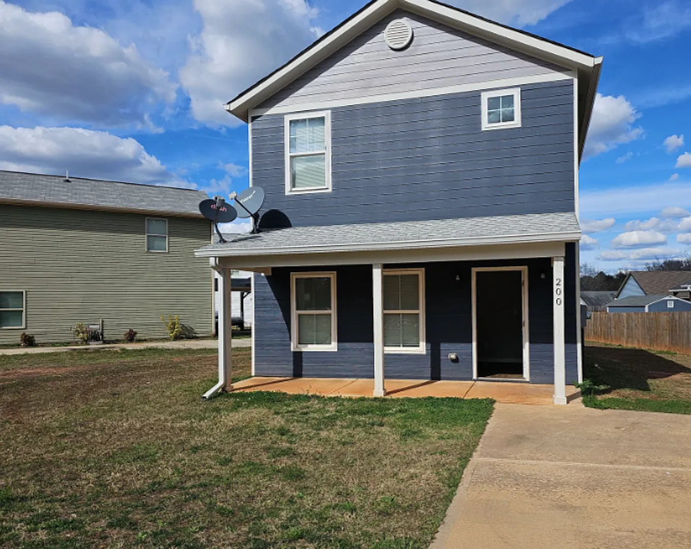 Nicely renovated 3 bedroom, 2.5 bath ranch in Zebulon! — Photo 2