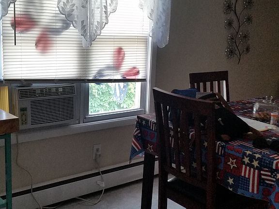 4th image of 56 Taylor Ave