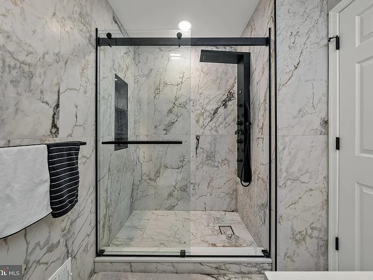 8 Henry Ct — Photo 20