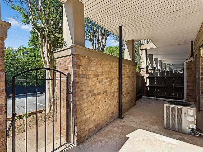 6980 Roswell Rd #C13 — Photo 34