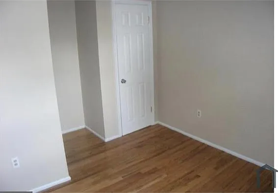 5203 Larwin Ter — Photo 5