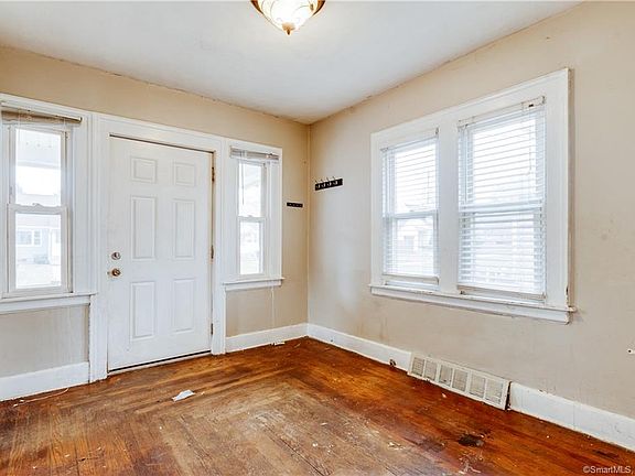 2nd image of 17 Park Dr