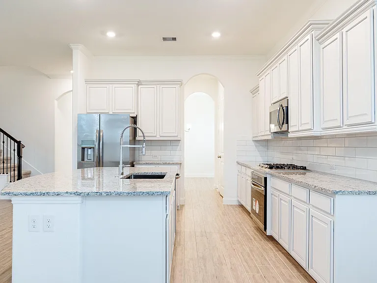 1403 Woodson Ridge Ln — Photo 11