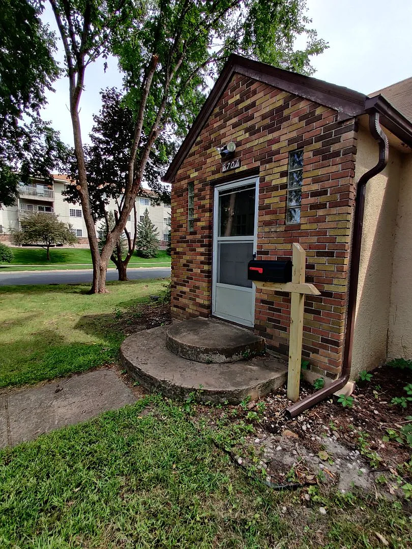 Spacious Home With An Incredible Yard! — Photo 1
