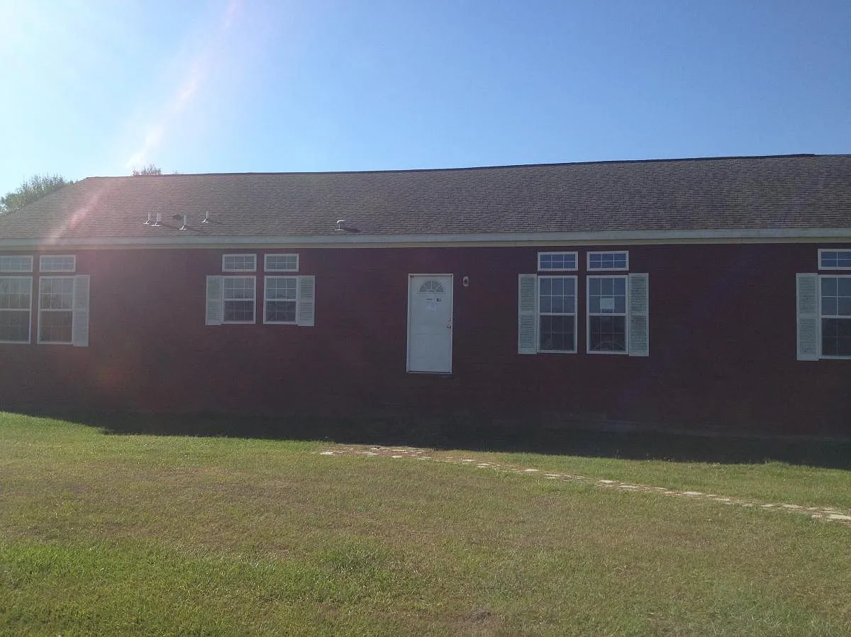 3 bed, 2151 sqft, $1,600 — Photo 1